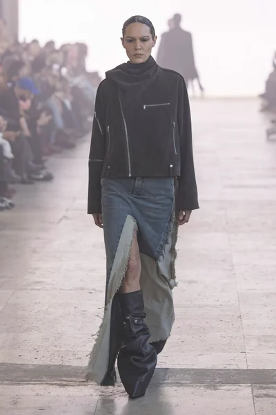Look 29